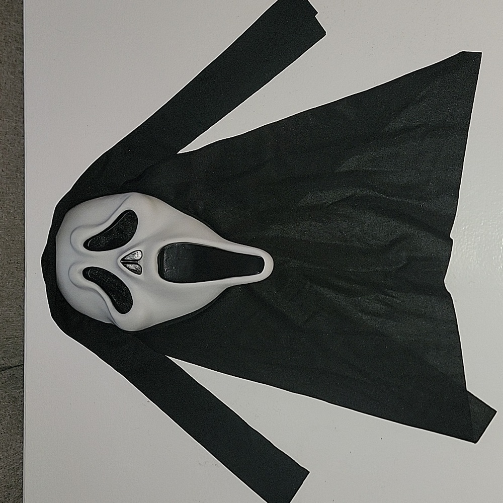 Scream Mask - Picture 2 of 5